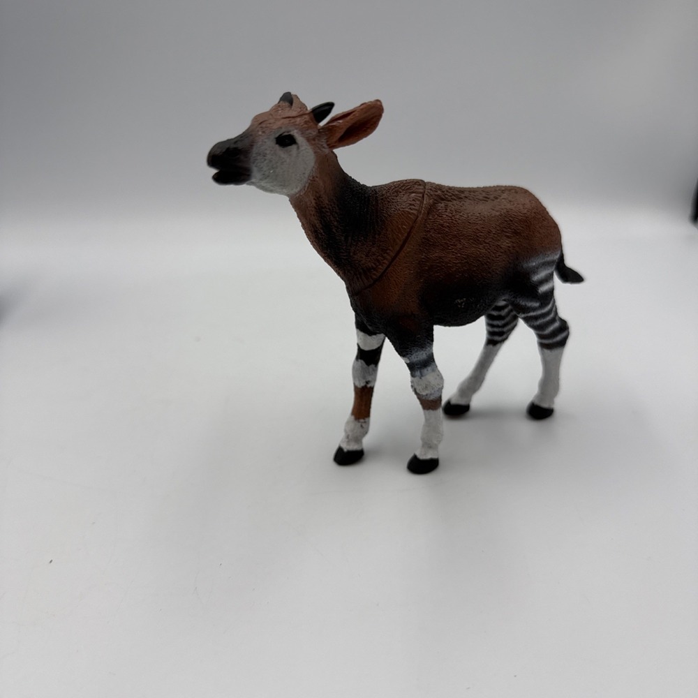 Okapi, Forest Giraffe, Zebra Giraffe, Plastic Replica Toy 6 "  F577